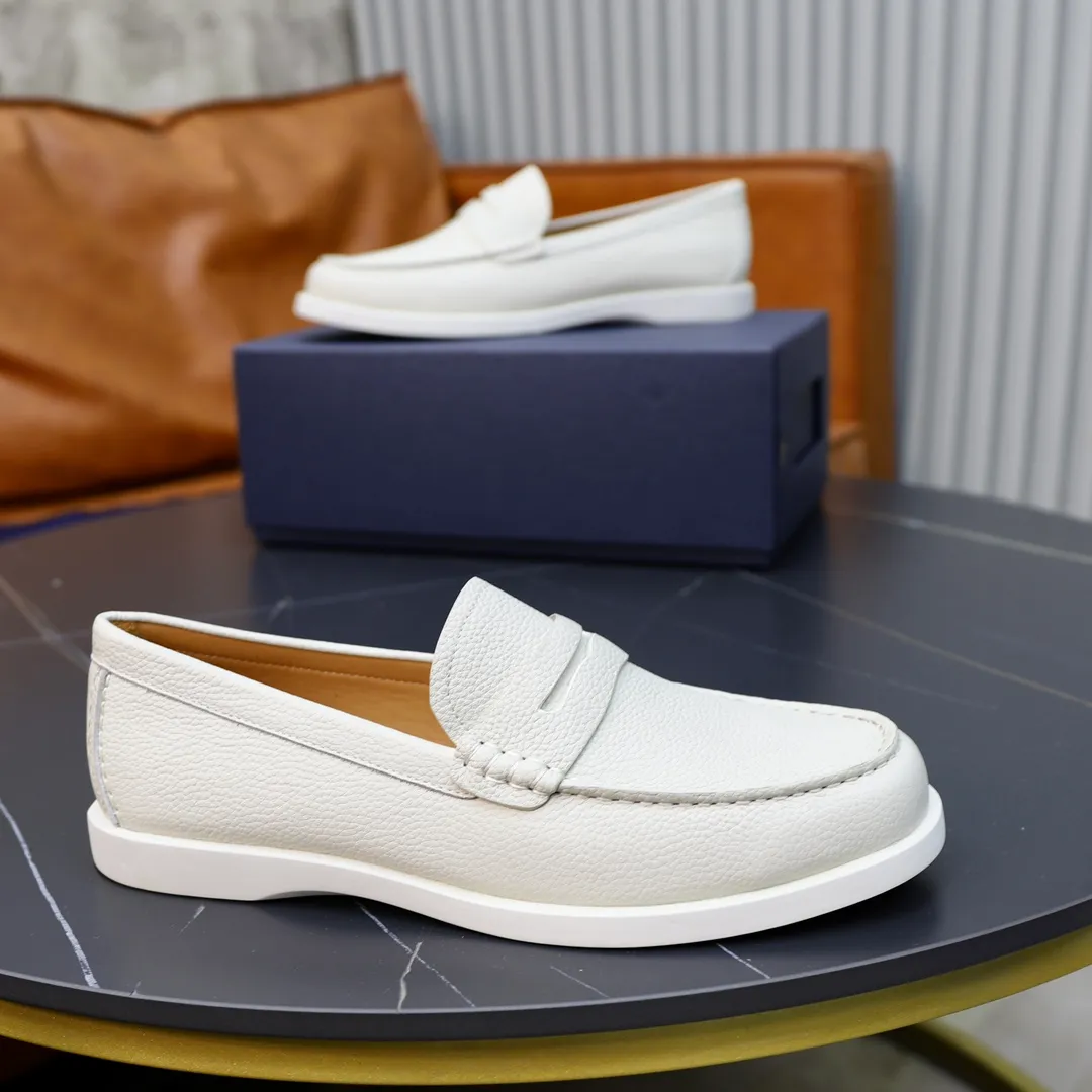 Ex-factory price: 540🙅‍♂️🙅‍♂️🙅‍♂️ Brand: Dior DIOR Standard code: Men's code 38/44 (45 can be customized) Grade: Same as the official website Material: Original cowhide stitching, cowhide lining, original TPU wear-resistant soft outsole Style categories: Leisure and sports version, footwear for driving, young fashion, European and American trends, British style Color: actual picture color